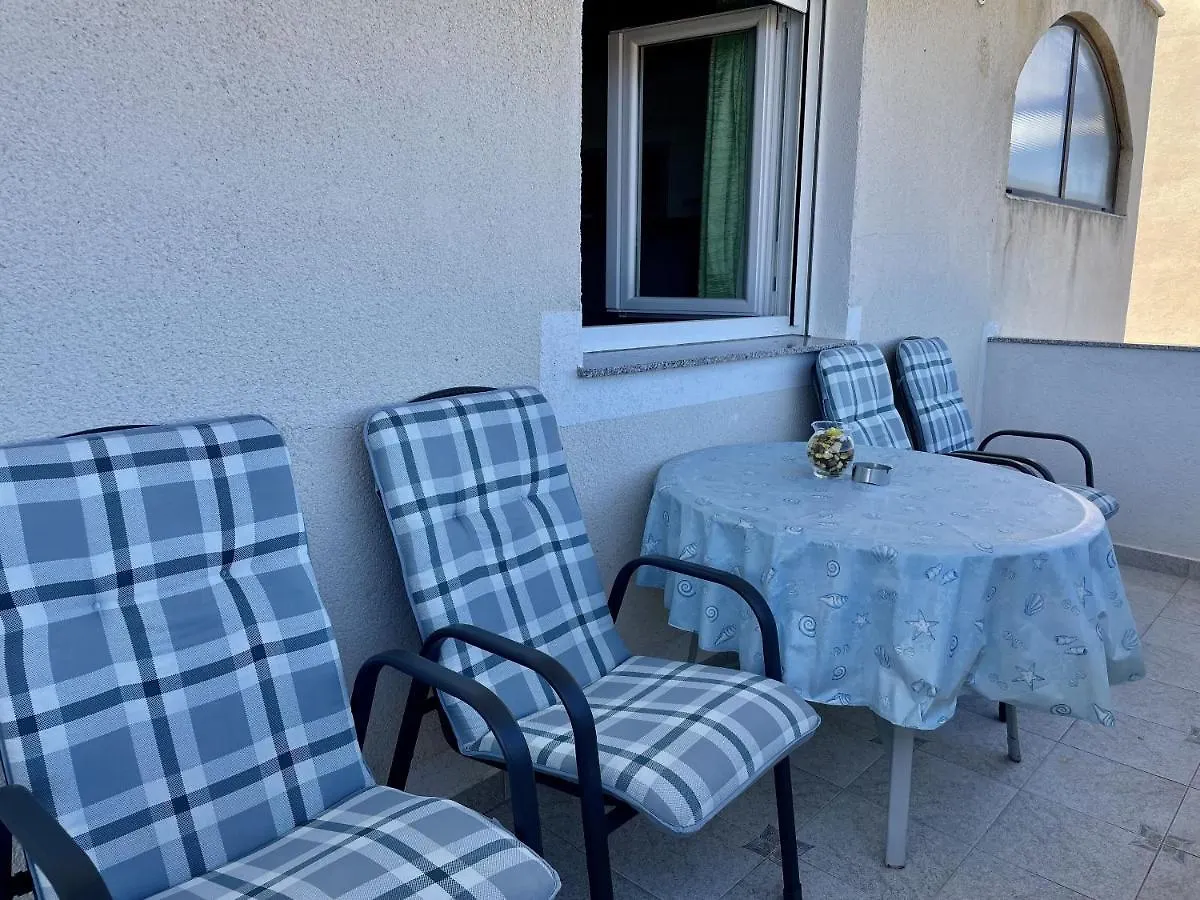 Apartments Veli Rat