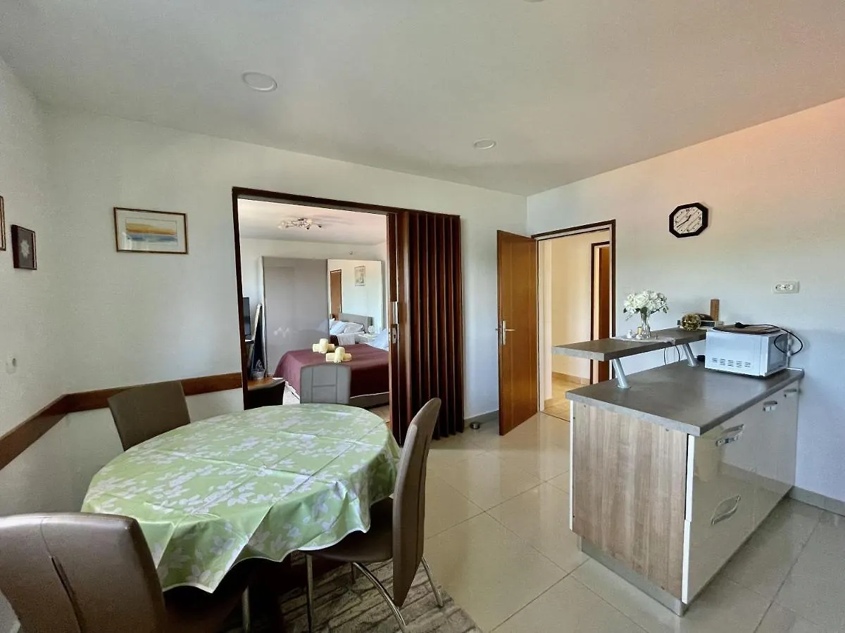 Apartments Veli Rat