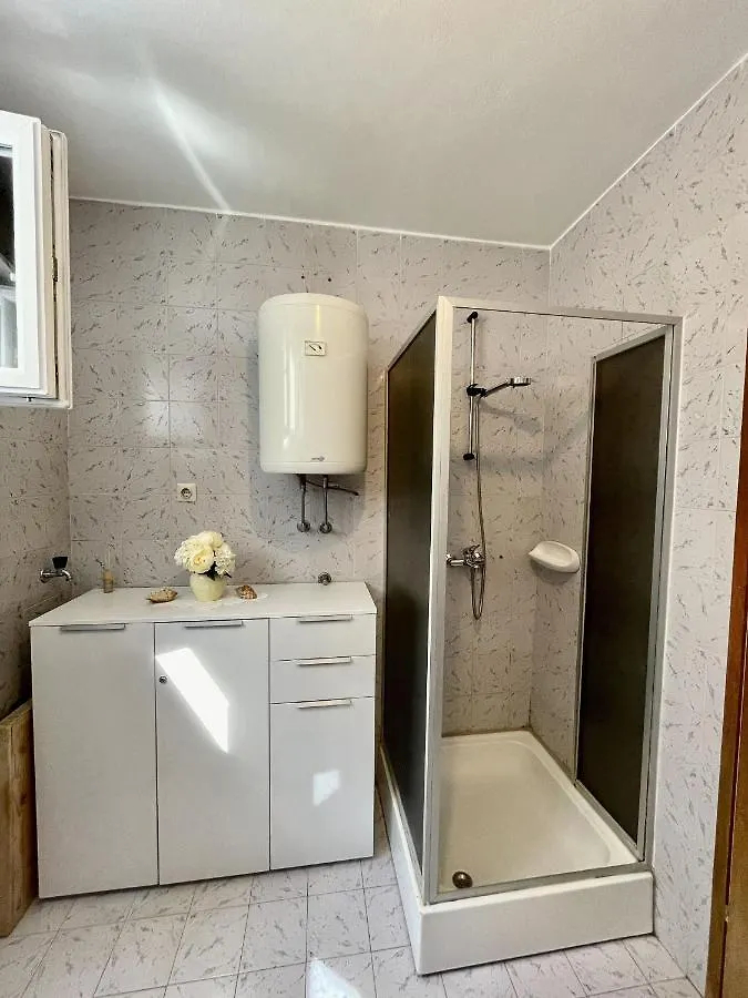 Apartments Veli Rat