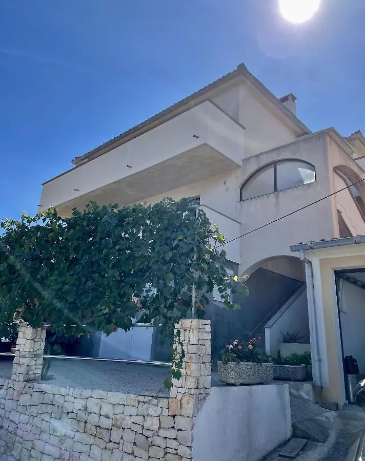 Apartments Veli Rat