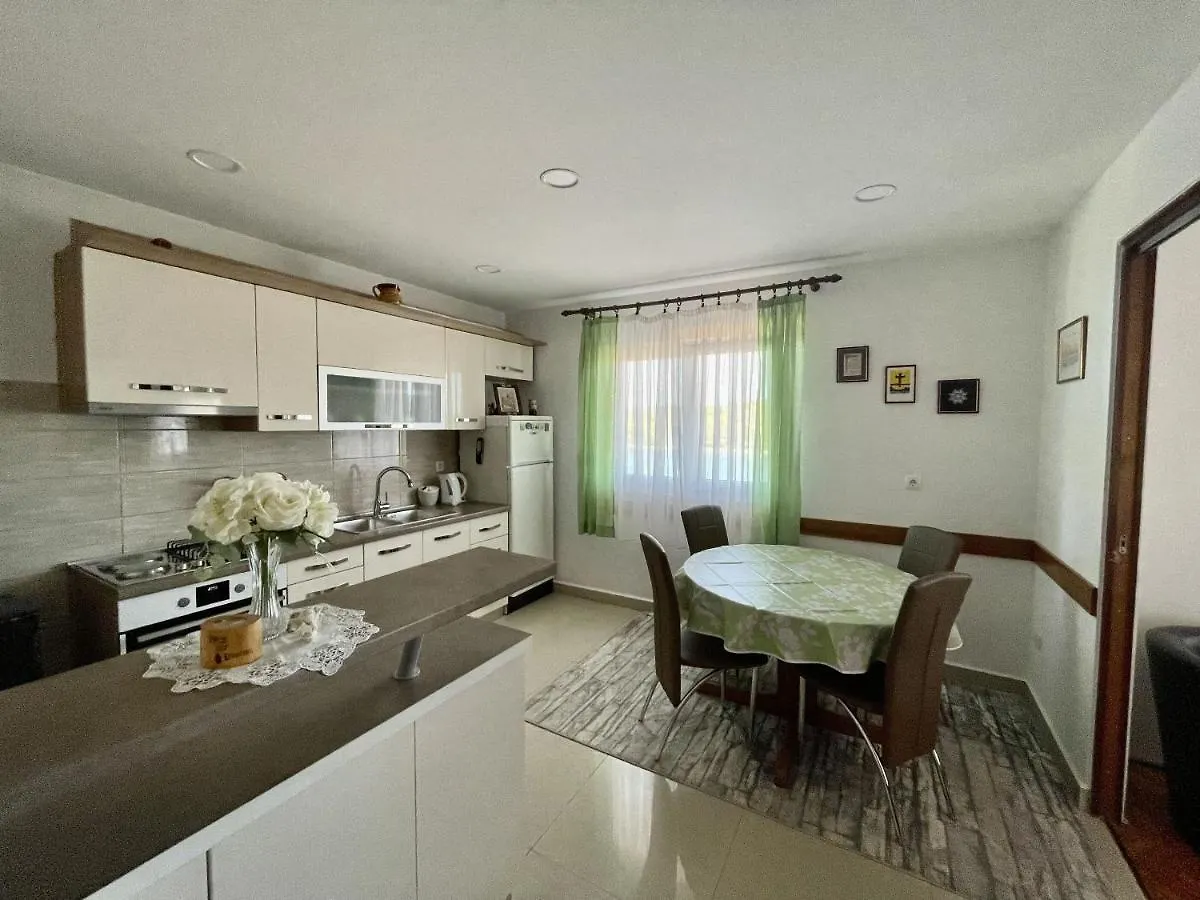 Apartments Veli Rat