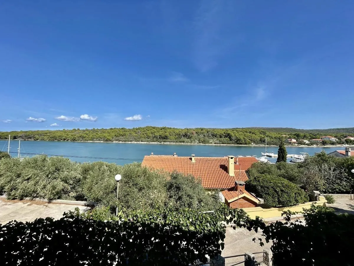 Apartments Veli Rat